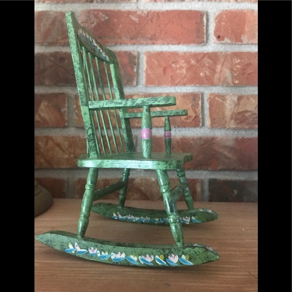 💚 Rare Vintage 1970’s Hand painted Doll Rocking Chair - Picture 10 of 13